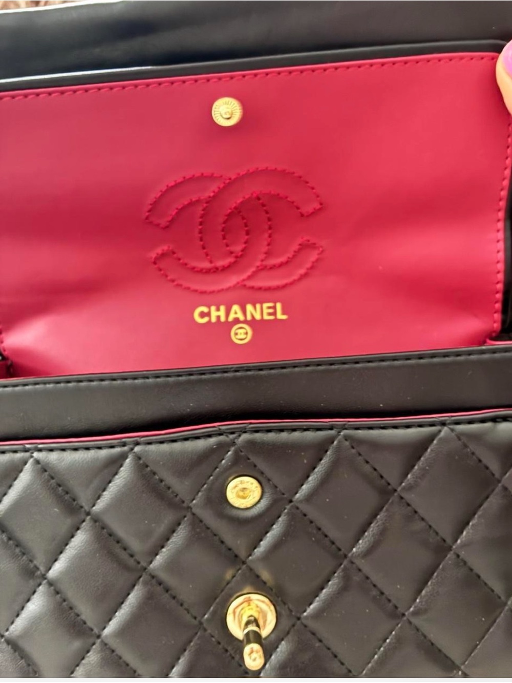 Black Quilted Chain Shoulder Bag Chanel gold Hardware Elegant Classic flap Style - Picture 4 of 8